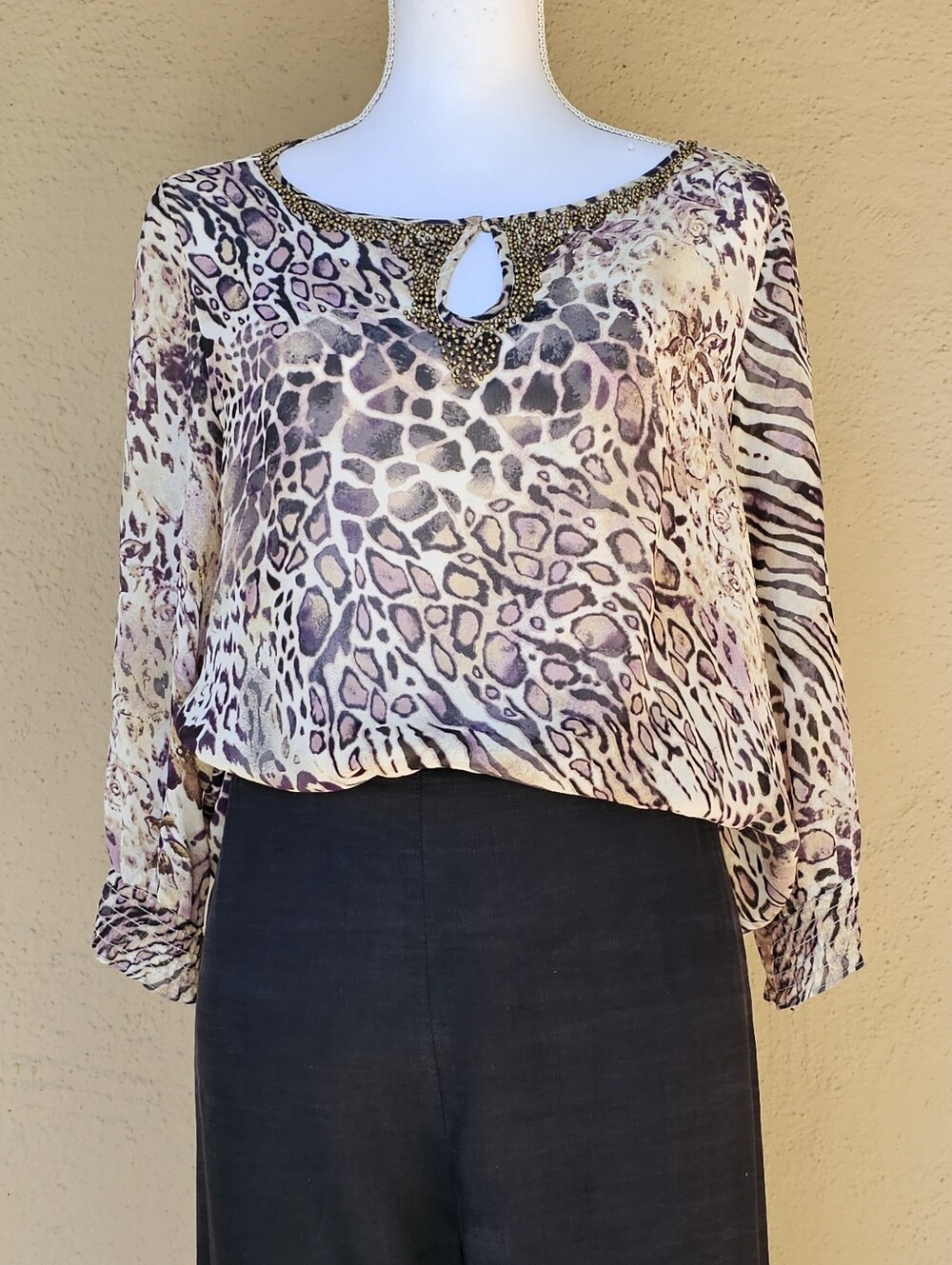 100% Silk Cheetah Design W/ A Rounded Hand Beaded Chicos Top Size 1